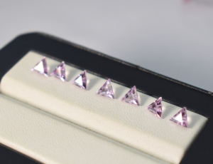 Saphir rose clair de laboratoire, corindon 6 mm, taille triligne, qualité AAA, pierres précieuses en vrac pour la fabrication de bijoux de luxe, pierres de naissance de septembre - Product Image 6