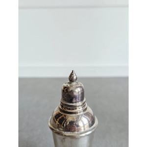 Salero de Acero Inoxidable de Diseño Moderno con Tapa de Domo, Hermético y Ecológico, para Servir Hierbas y Especias, Diseño Duradero - Product Image 2