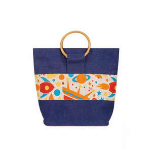 Sac fourre-tout en toile Eco-World, bleu marine, motif lettres, sérigraphié, design à panneaux, poignées en bois, ouverture supérieure, sac tendance - Product Image 1