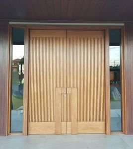 Porte d'entrée double moderne en teck massif avec lattes verticales, porte d'entrée principale de villa de luxe minimaliste - Product Image 1