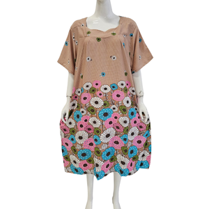 Robe décontractée florale pour femmes avec col carré et confortable à porter au quotidien, longueur genou - Product Image 5