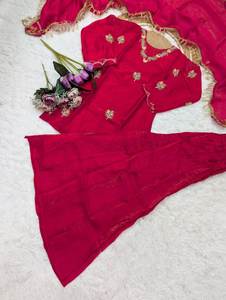 Nouvel ensemble Salwar Kameez / Kurti pakistanais en pur coton, coupe Alia, avec broderie et travail Sikvans, pour le Ramadan et l'Aïd. - Product Image 5