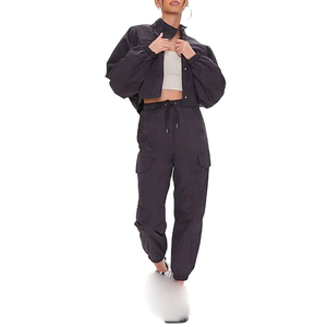Ensemble pantalon cargo noir pour homme, veste à col montant, couleur unie, coupe-vent décontracté d'hiver, personnalisable, tissu non tissé respirant - Product Image 2