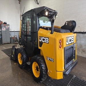 Minicargadora JCB de Servicio Pesado para Movimiento de Materiales y Limpieza de Sitios, con Motor Potente para Carga, Excavación y Nivelación - Product Image 3