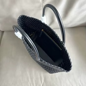 Sac à main tissé en cuir véritable de qualité supérieure pour femme, élégant, marron beige, avec poignée supérieure, fermeture éclair, résistant à l'eau, bandoulière réglable - Product Image 2