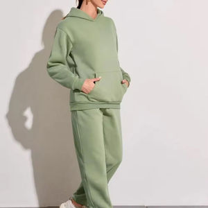 Ensemble de survêtement décontracté deux pièces pour femme, idéal pour la gym et le fitness, couleur personnalisable, dernier style - Product Image 3