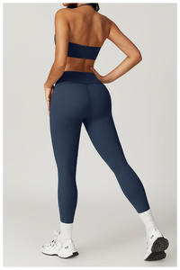 Ensemble de yoga personnalisé pour femme avec logo – Leggings taille haute et brassière de sport respirants, séchage rapide, en nylon, tenue de fitness sans couture, vêtements de sport pour la gym et l'entraînement - Product Image 3