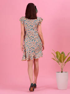 Vestido Midi Holgado con Estampado Floral Blanco, Cuello en V, Sin Mangas, Cintura Natural, Dobladillo Acampanado, Tela Crepé, Ecológico y Transpirable para Mujer - Product Image 4