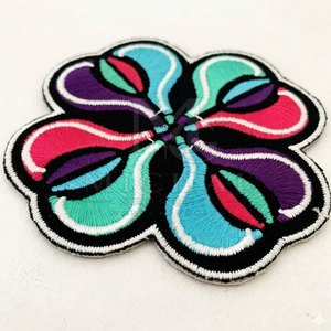 Parches Bordados Personalizados con Detalles de Bordado, Colores de Hilo Brillantes, Acabado de Puntada Premium y Soporte de Tela Resistente - Product Image 6