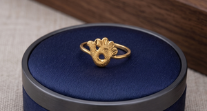 Anillo de Oro con Diseño de Pavo Real de DIVYORO - Product Image 2