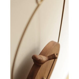 Horloge murale minimaliste en bois ronde à quartz analogique avec décor d'oiseau pour salon - Product Image 2