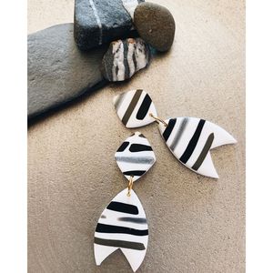 ต่างหูแฟชั่นเรซิ่นพรีเมียม งานฝีมือประณีต ประดับลูกปัด เหมาะสำหรับงานปาร์ตี้ งานลำลอง งานเฉลิมฉลอง ทนทานยาวนาน RR - Product Image 4