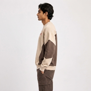 เสื้อสเวตเชิ้ตผู้ชายระดับพรีเมียม ให้ความสบายเหนือระดับ ดีไซน์ทันสมัย พร้อมการเย็บที่ทนทาน เหมาะสำหรับแฟชั่นลำลองและสวมใส่ในชีวิตประจำวัน - Product Image 5