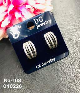 Pendientes de tuerca geométricos de acero inoxidable con circonitas y perlas de imitación, chapados en oro, joyería de moda para mujer, almacén indio para bodas y fiestas - Product Image 6