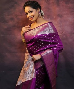 Sari de Seda Morado con Borde de Zari, Traje Tradicional Indio para Bodas, para Mujer - Product Image 3