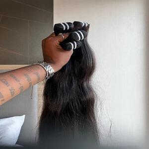 Extensiones de Cabello Humano Virgen con Ondas Naturales, Cabello Indio Crudo, Frontal de Encaje HD y Extensiones de 28-30 Pulgadas de Longitud Estirada - Product Image 5