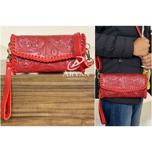 Cartera Cruzada de Cuero Genuino Hecha a Mano para Mujer, con Grabado Floral, Ranuras para Tarjetas, Correa de Muñeca y Bolsillo con Cremallera - Product Image 1