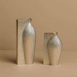 Ensemble de vases en métal faits à la main, design côtelé, décoration de table, finition argentée, décoration moderne pour la maison, vase à fleurs, décoration de salon, à poser au sol - Product Image 1
