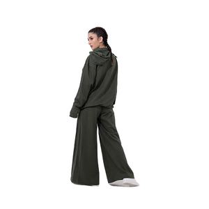 Conjunto de chándal de gran tamaño para mujer personalizado de la mejor calidad al por mayor conjunto de pantalones de pierna ancha y Sudadera con capucha informal de fábrica OEM - Product Image 4