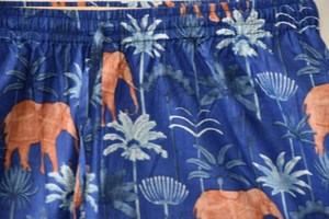 Nuevo Conjunto de Pijamas Elegante y Lujoso para Mujer, Hecho a Mano de Forma Sostenible, Camisa de Manga Corta con Botones y Pantalones Cortos Cómodos a Juego - Product Image 5