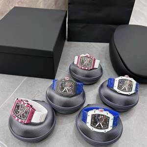 Reloj de Hombre Mecánico Automático de Alta Gama Personalizado 67-02, con Forma de Tonneau, Ligero, de Fibra de Carbono Degradada, con Movimiento ETA - Product Image 1