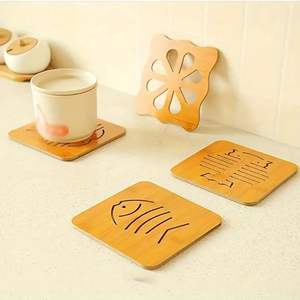 Ensemble de sous-verres en bois naturel pour boissons Sous-verres en bois gravés sur mesure Ensemble de sous-verres en bois avec support Sous-verres en bois écologiques - Product Image 1