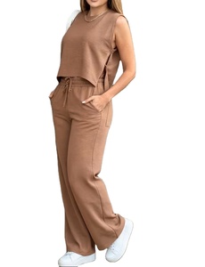 Ensemble décontracté pour femmes en 2 pièces, haut sans manches et pantalon large, pour toutes les saisons, style streetwear. Ensemble deux pièces en polyester/coton respirant et écologique - Product Image 3