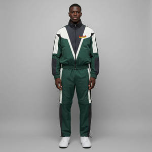 Chándal Deportivo para Hombre en Verde, Blanco y Negro con Bloques de Color, Manga Larga, Cuello Alto, Cierre de Cremallera, Corte Regular, Estilo Deportivo Otoñal - Product Image 1