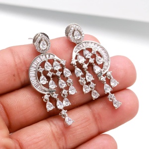 Pendientes de Perlas en Forma de Pera con Circonitas Cúbicas, Chapados en Oro de 22K, Pendientes de Novia para Boda, Joyería de Piedra Blanca para Mujer, Precio de Fábrica - Product Image 3