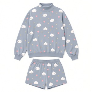 Ensemble deux pièces décontracté pour femme : sweat-shirt oversize à col montant et short imprimé cœurs et étoiles - Product Image 5