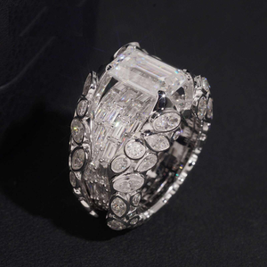 Anillo de Moissanita con Corte Esmeralda, Anillo de Lujo con Halo de Diamantes, Oro Blanco, Joyería de Moda, Regalo de Compromiso para Hombres y Mujeres - Product Image 1