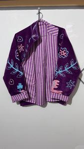 Chaqueta de terciopelo Suzani morada hecha a mano, abrigo bohemio con bordado floral - Product Image 2