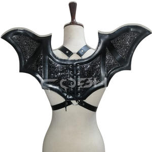 ชุดสายรัดรูปปีกค้างคาวสีดำแบบกอธิคประดับเลื่อมพร้อมตกแต่งด้วยหนัง - Product Image 1