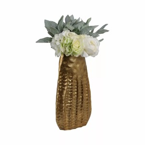 Vase de table Wild Bloom fait main, finition dorée, design moderne, en bronze, décoration de mariage, minimaliste et élégant - Product Image 3