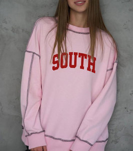 Compre al por mayor: Nueva camiseta casual de cuello alto extragrande para mujer, transpirable, ecológica, de felpa, con bordado minimalista para otoño. - Product Image 1