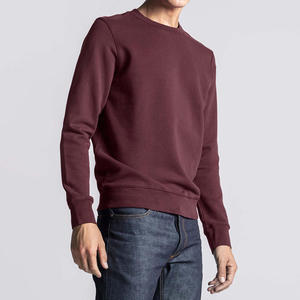 เสื้อสเวตเชิ้ตแขนยาวคอกลมสีแดงเบอร์กันดีเข้มสำหรับผู้ชาย ผ้าฟลีซเรียบ  รับทำโลโก้ตามสั่ง  OEM ODM ขายส่งเสื้อผ้า - Product Image 1