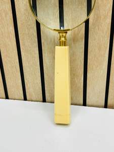 Lupa Moderna de Latón de 3'' Hecha a Mano con Diseño en Relieve y Mango de Resina |   Lupa de Inspección de Mano Vintage Resistente - Product Image 3