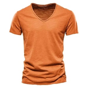 Vente en gros d'usine, t-shirts pour hommes personnalisés, nouveau design, coupe classique, col en V, respirant, séchage rapide, 100% coton, fibre de bambou, toile 240g - Product Image 4