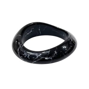 Accesorio de Moda Femenino Elegante Hecho a Mano con Madera y Resina de Primera Calidad - Product Image 1