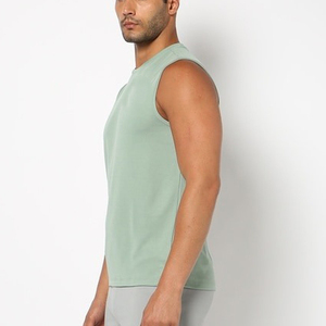 Camiseta Deportiva de Malla sin Costuras para Hombre, Diseño Moderno, Transpirable, de Poliéster, Secado Rápido, con Logotipo Personalizado - Product Image 5