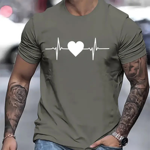 เสื้อยืดคอกลมแขนสั้นสีเขียวมะกอกสำหรับผู้ชาย พิมพ์ลายหัวใจ ผ้าเจอร์ซีย์ถัก สวมใส่สบาย ทรงปกติ - Product Image 1
