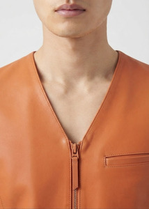 Camiseta Casual de Cuero Vacuno para Hombre, Cuello en V, Manga Corta, Cierre Frontal, Diseño Premium - Product Image 3