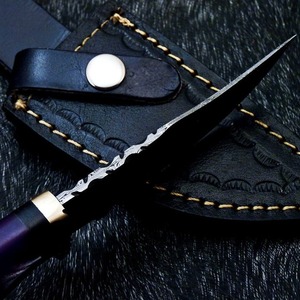 Cuchillo de Caza de Acero de Damasco de Grado Industrial Hecho a Mano Personalizado, Hoja de Punta Caída, Borde Recto, Mango Morado OEM, Uso en Exteriores - Product Image 2