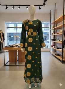 Caftán Verde Bosque Adornado a Mano con Bordado Floral Hexagonal Dorado Intrincado y Artesanía Tradicional - Product Image 3