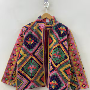 Chaqueta de terciopelo Suzani personalizada disponible, abrigo étnico bohemio bordado a mano, ropa exterior única hecha a mano - Product Image 2