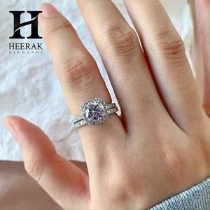 Conjunto de Anillos de Boda de Lujo con Diamantes Halo - Anillo de Compromiso Solitario Certificado - Joyería de Oro de 18K/14K Personalizable - Product Image 1