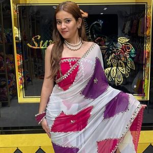 Elegante y Premium Saree de Georgette con Bordado de Impresión Digital y Trabajo de Espejo Real a Precio Mayorista por Royal Export - Product Image 3