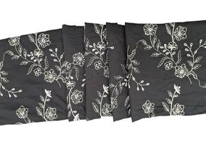 Tela de Algodón Negra Bordada de Primera Calidad con Diseño Floral Blanco en Relieve, Material Tejido para Vestidos - Product Image 2