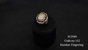 Bague de doigt Kundan plaquée or avec pierre ovale, ajustable, en laiton, époxy Kundan, pour mariage, fête, cadeau, accessoires - Product Image 3