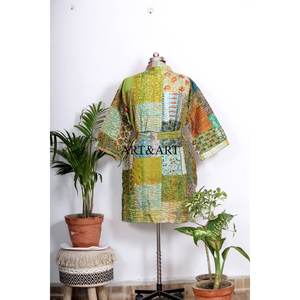 Kimono vintage en soie indienne Kantha, patchwork, tricoté, manches longues, pour femmes, pour dormir. - Product Image 6